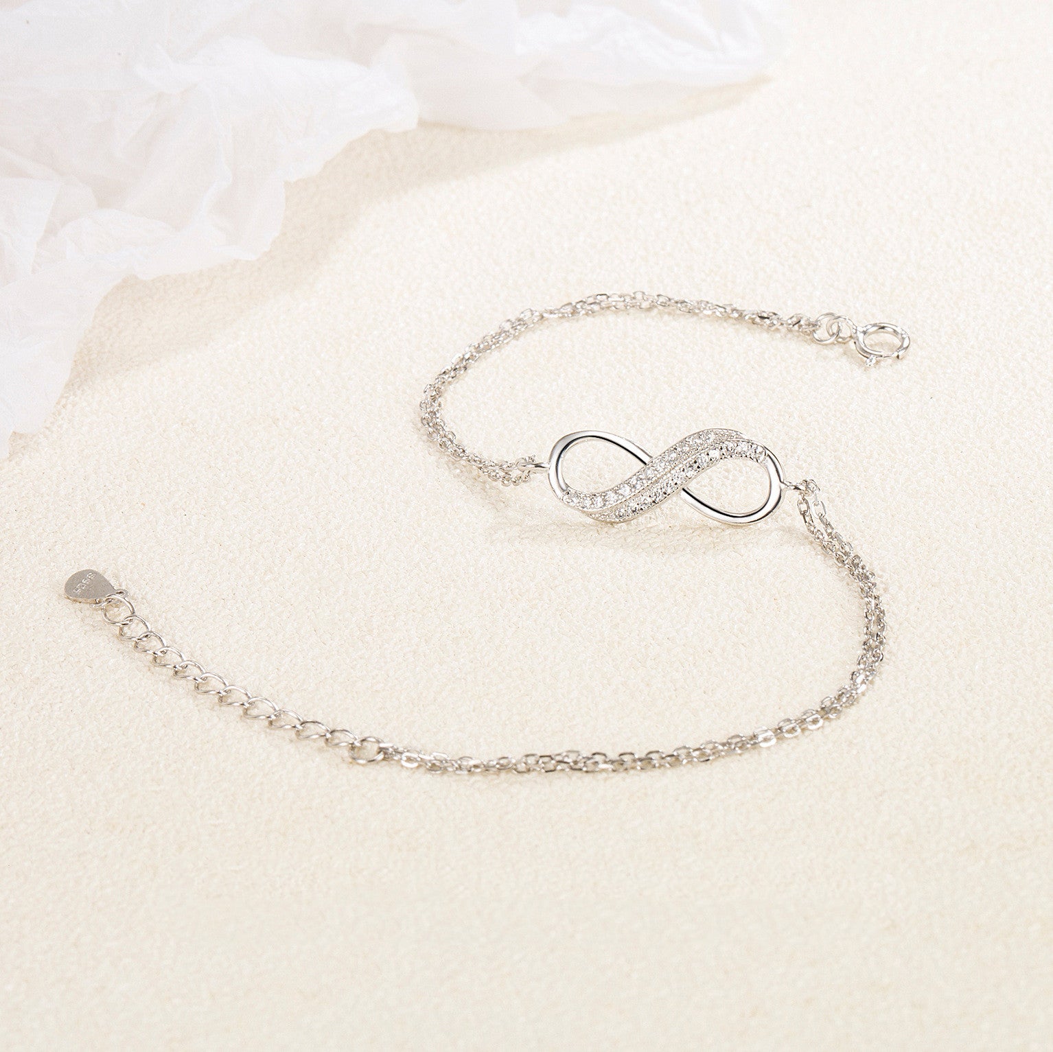 Veyra Bracelet Number 8 – Silver with Zirconia
