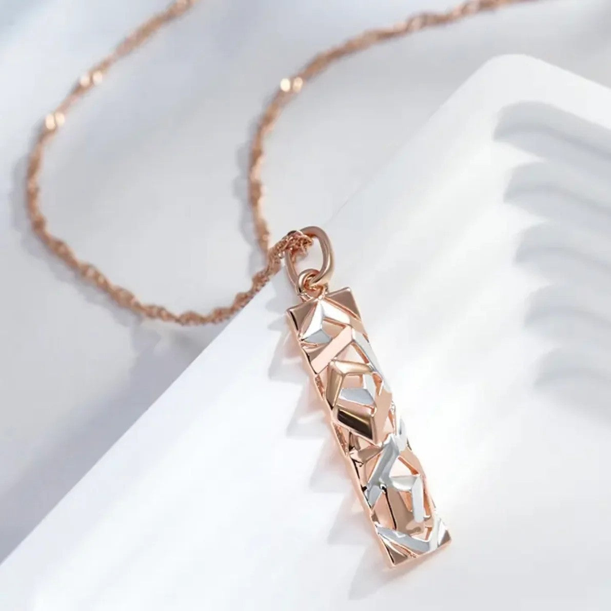 Veyra Halskette Zweifarbig – Gold & Silber Anhänger