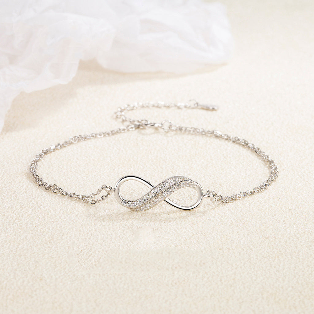 Veyra Bracelet Number 8 – Silver with Zirconia