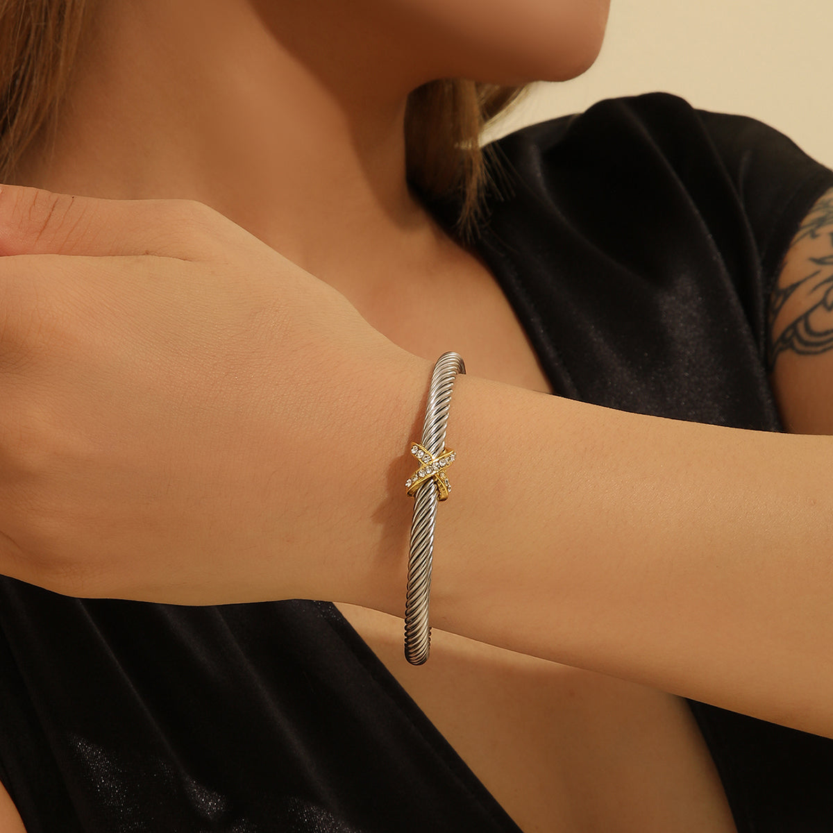 Veyra Armband Cross Wire – Edelstahl Unisex