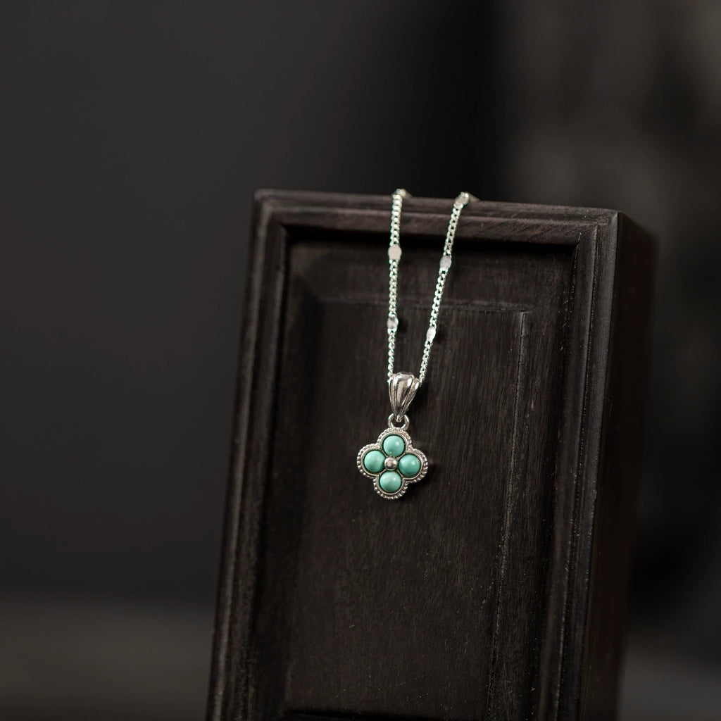 Veyra Türkis Klee Halskette – 999 Silber Frisch & Elegant