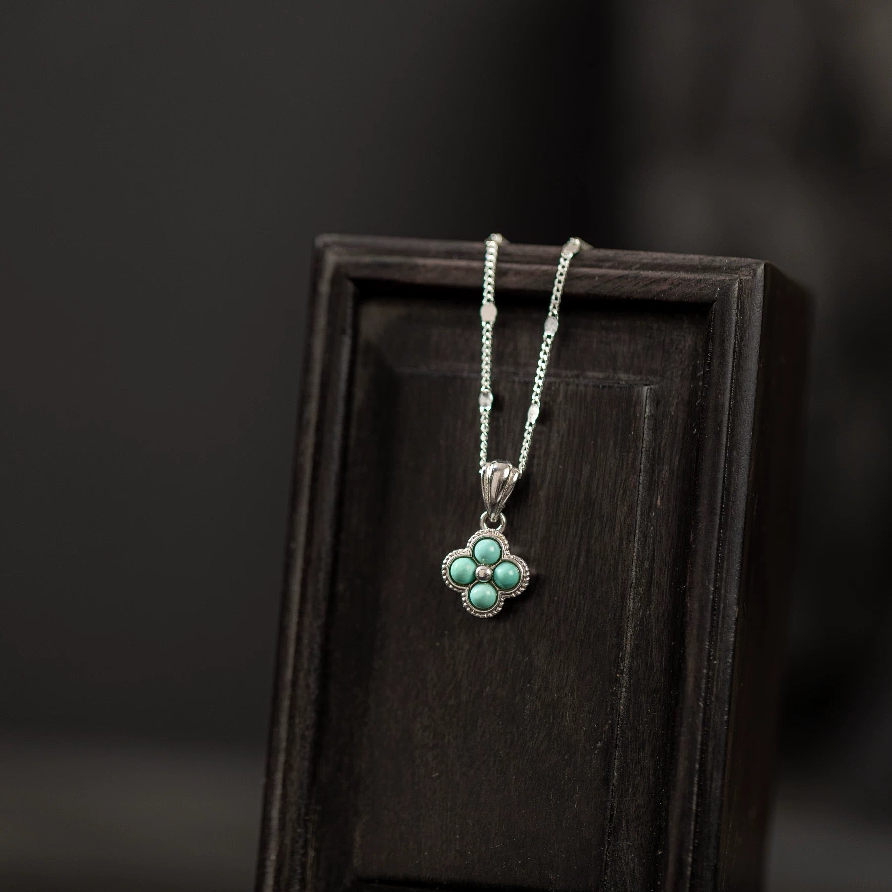 Veyra Türkis Klee Halskette – 999 Silber Frisch & Elegant