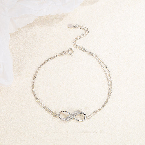 Veyra Armband Nummer 8 – Silber mit Zirkonia
